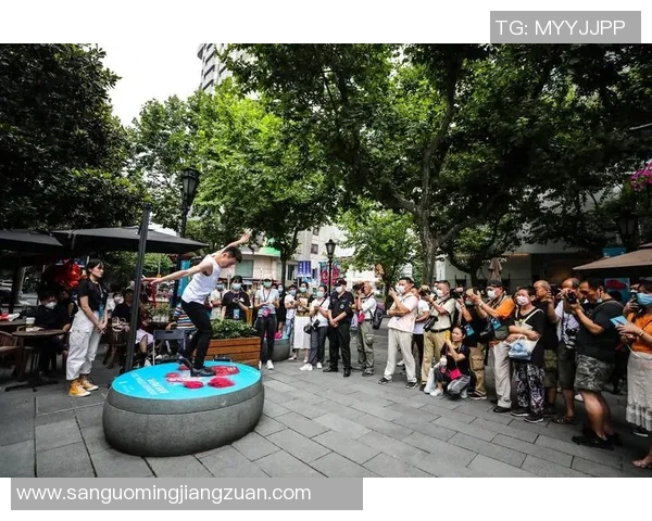 上海街舞队创新盯防策略引领舞蹈新潮流的深度探讨与分析 上海街舞队创新盯防策略引领舞蹈新潮流的深度探讨与分析