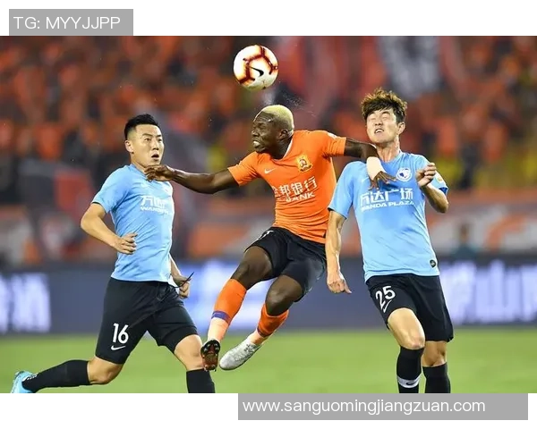 天津天海迎战武汉卓尔争夺中超联赛关键三分的激烈对决