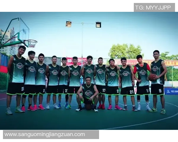 成都街舞队的奋斗历程与梦想追逐的真实记录与感悟